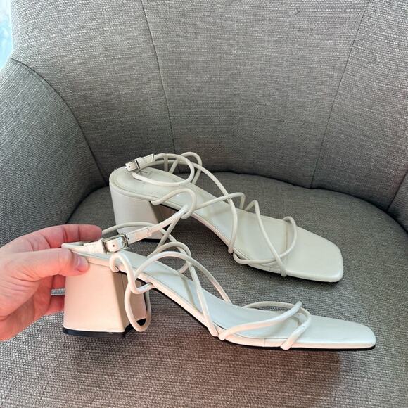 NWOT: Marc Fisher Nayora Heel - Picture 1 of 6